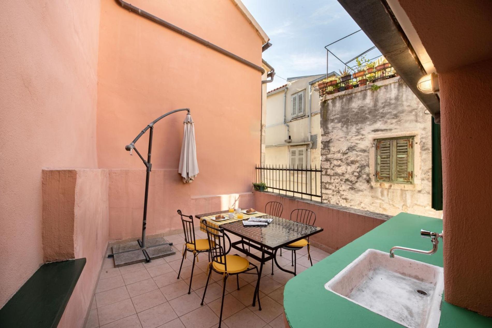 Duplex With Terrace In The City Centar Split Exterior photo